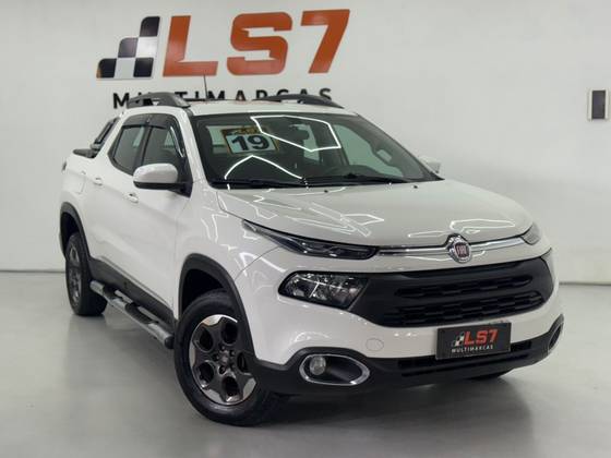 FIAT TORO 1.8 16V EVO FLEX FREEDOM AT6 FIAT TORO 1.8 16V EVO FLEX FREEDOM AT6